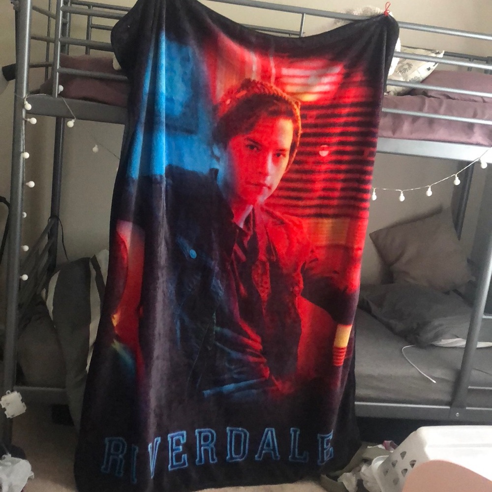 Hot Topic Riverdale Jughead Blanket